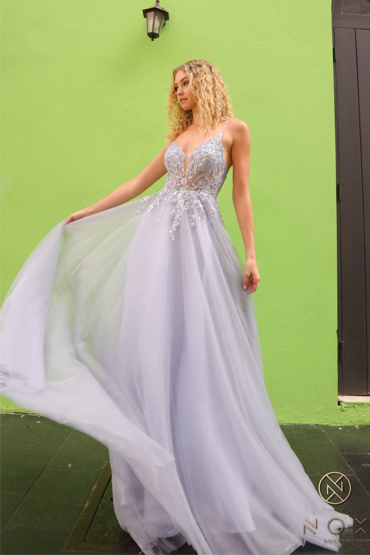 Lace Applique Sleeveless Tulle Gown by Nox Anabel Q1391